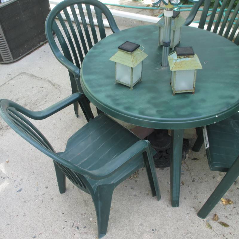 Patio Set wUmbrella, Solar Lights