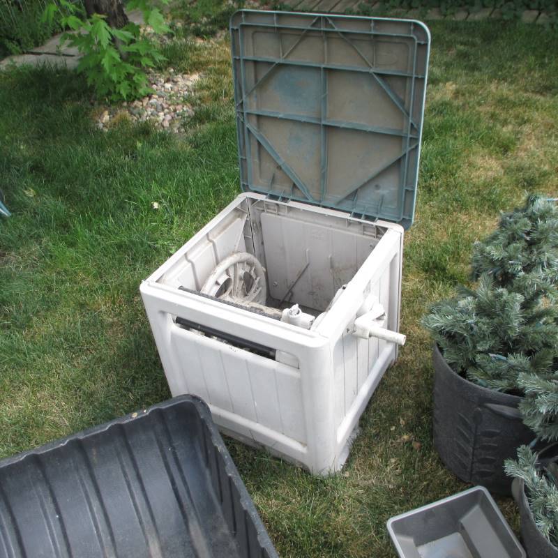 Hose Reel, Sprinkler, Spreader, Trees wLights
