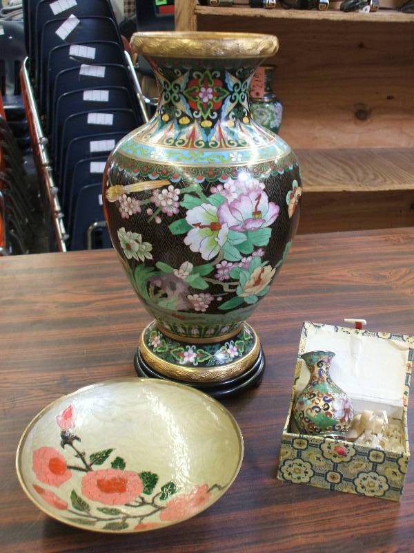 lot 618 image: ASIAN CLOISONNE