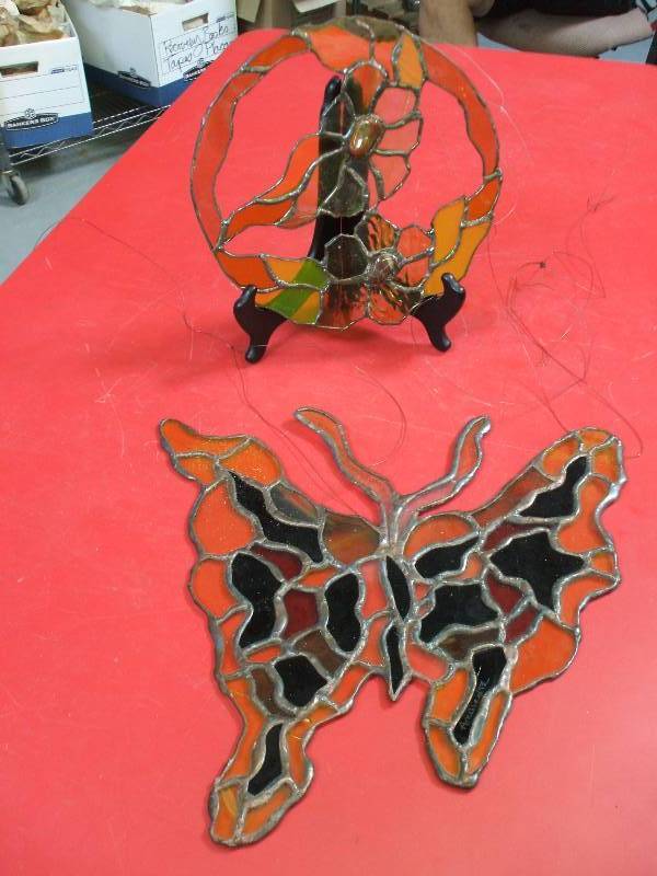 lot 628 image: ART GLASS