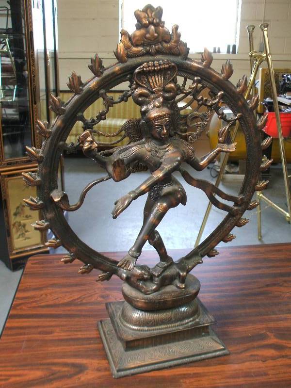 lot 652 image: DANCING HINDU FIGURINE