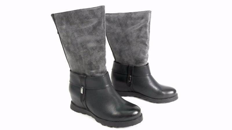lot 32 image: Womens Bucco Capensis Riba Boots - Black - Size 6