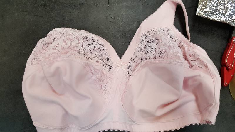 lot 193 image: MagicLift Cotton Support Bra Pale Pink 44 I