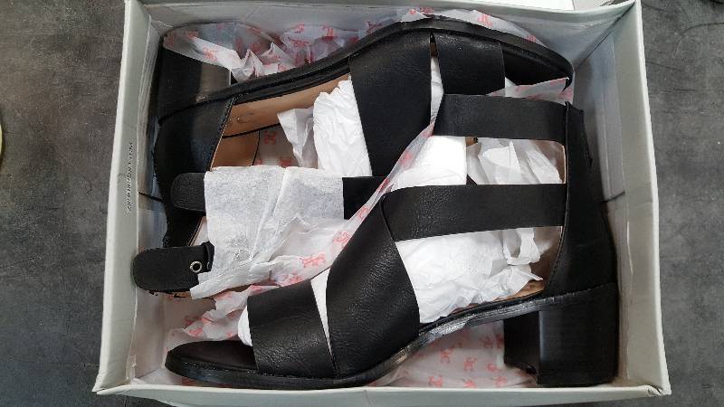 lot 86 image: Womens Journee Collection Soraya Ankle Black Heels  Heeled Sandal  Sandals - 8.5