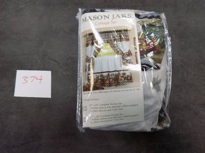 Mason Jars 24 x 57 Cottage Set - White
