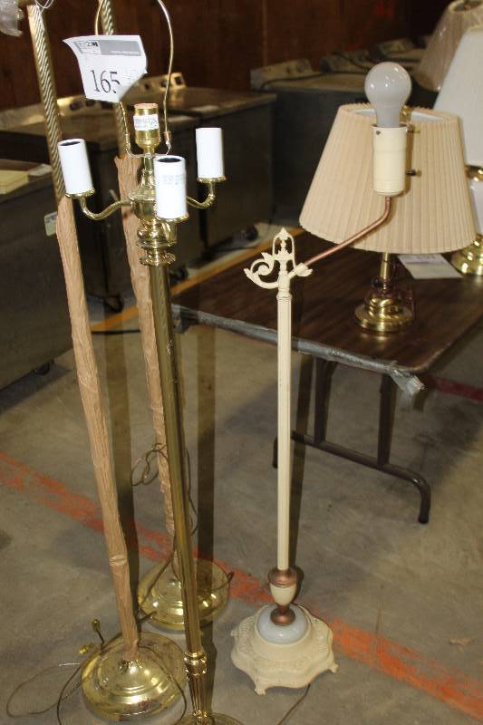 lot 165 image: Lot of (2) Floor Lamps