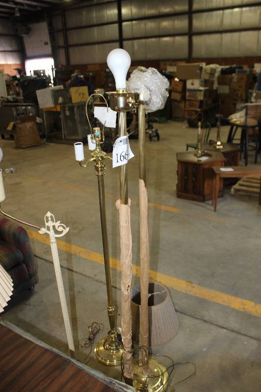 lot 166 image: Lot of (2) Floor Lamps