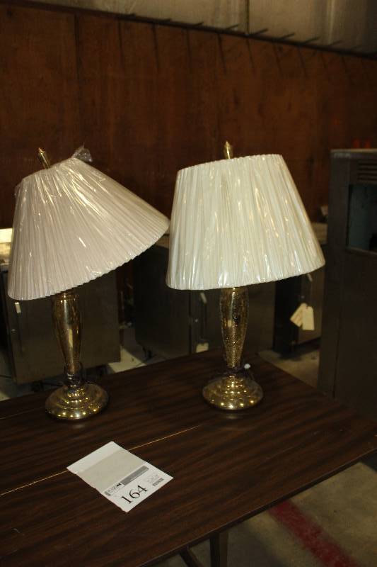 lot 164 image: Lot of (2) Table Lamps