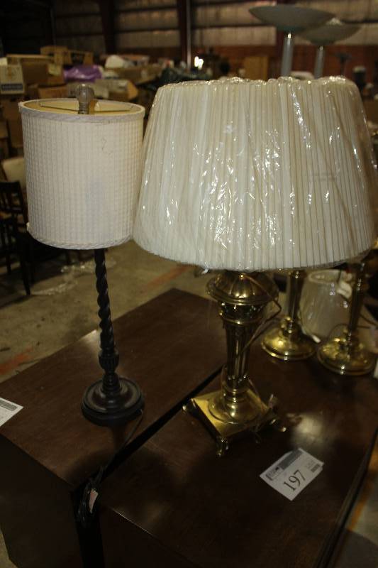 lot 197 image: Lot of (2) Table Lamps