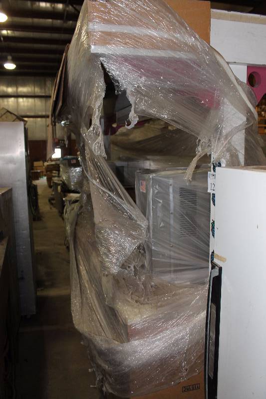 lot 122 image: Commercial Bubblegum Machine