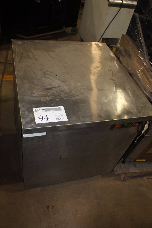 lot 94 image: Commercial Stainless Steel Cooler