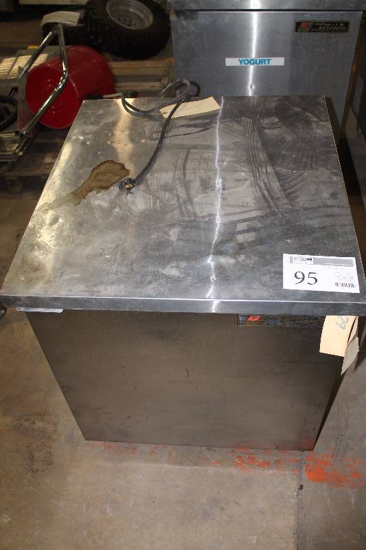lot 95 image: Commercial Stainless Steel Cooler
