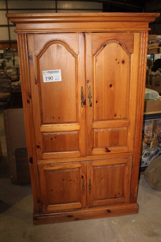 lot 190 image: Wood Entertainment Center