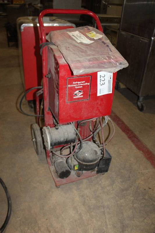 lot 223 image: Robin Air Portable Automotive Refrigerant Recovery System