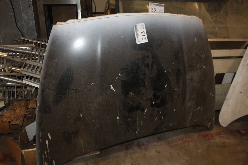 lot 213 image: Hood