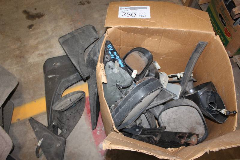 lot 250 image: Car Parts Includes Side Mirrors, Mud Flaps, Jack