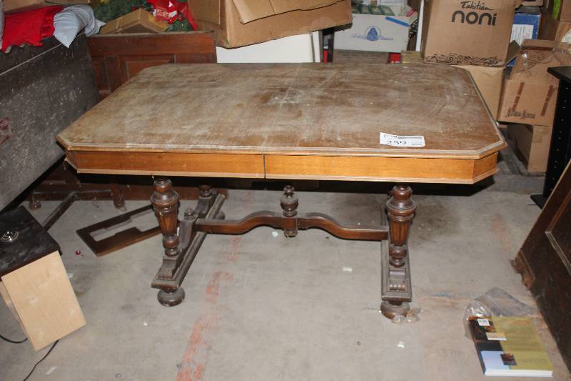 lot 259 image: Wood Dining Table