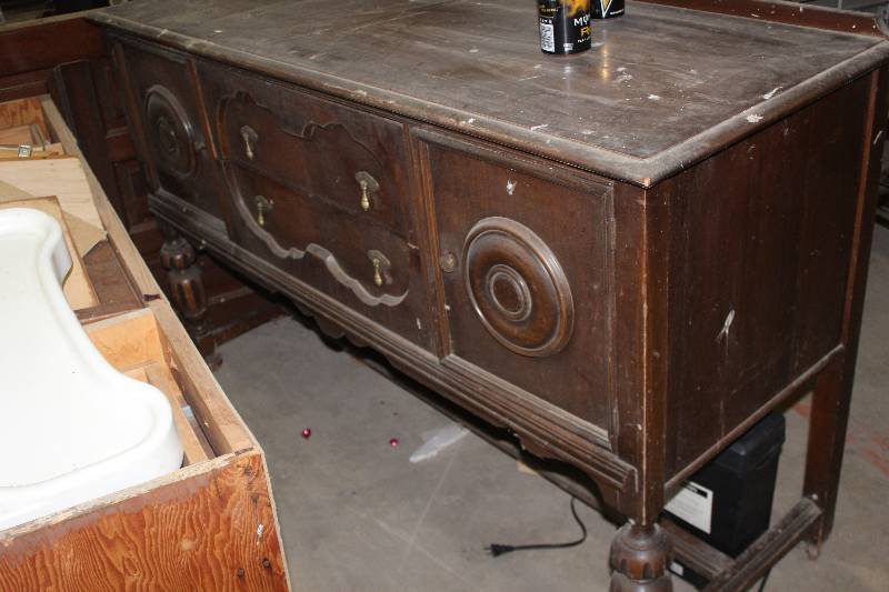 lot 274 image: 4-Drawer Dresser