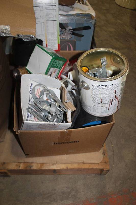 lot 276 image: Hardware, Lighting