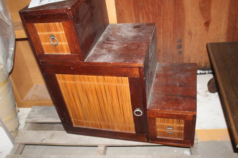 lot 280 image: 3-Door Step Cabinet