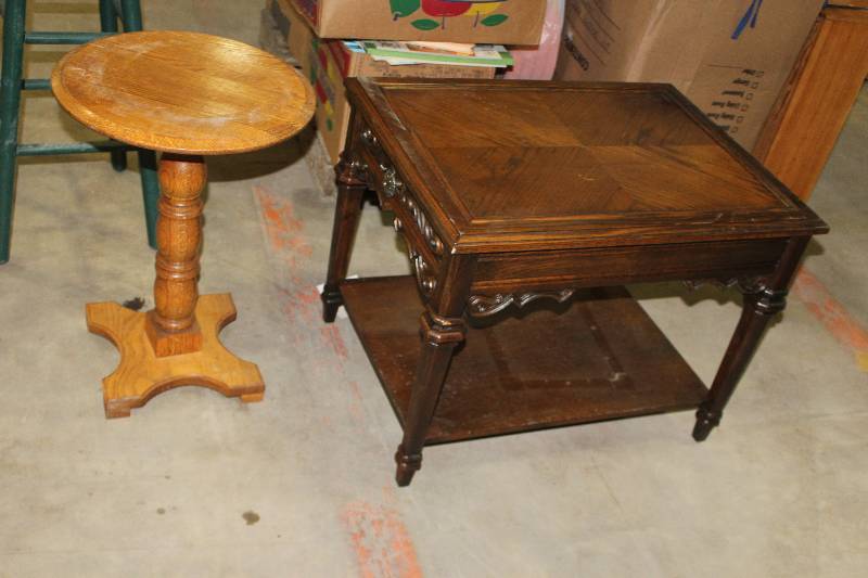 lot 287 image: Lot of (2) Side Tables 1-Round, 1-Rectangle w Bottom Shelf