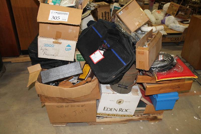 lot 305 image: Pallet Lot of Speakers, Lights and Hardware.