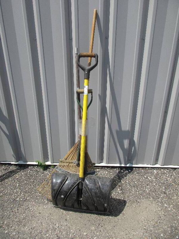 Rakes and shovels