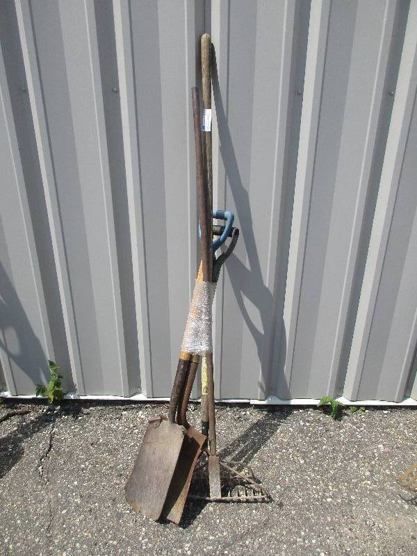 Rakes and shovels