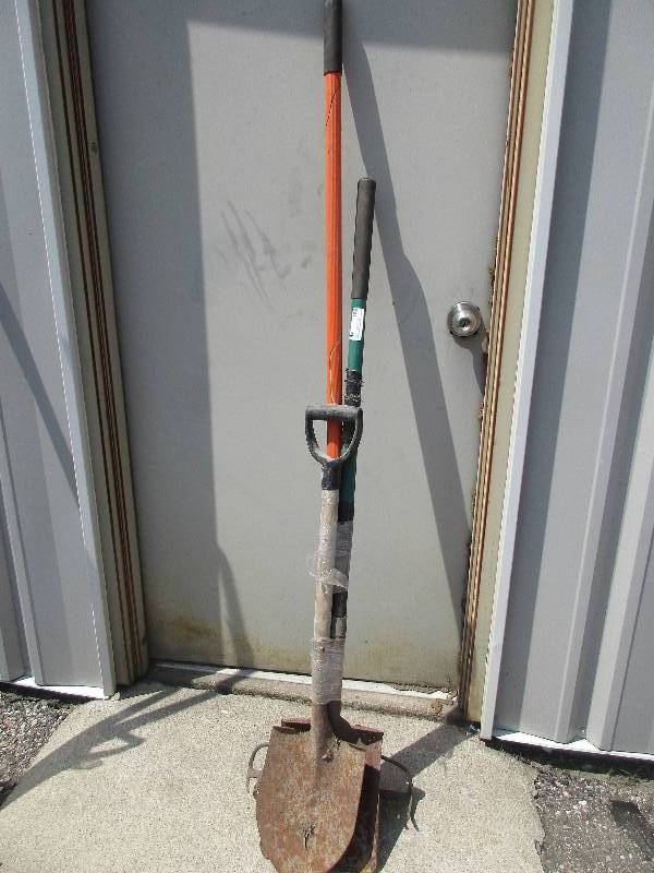 Rakes and shovels
