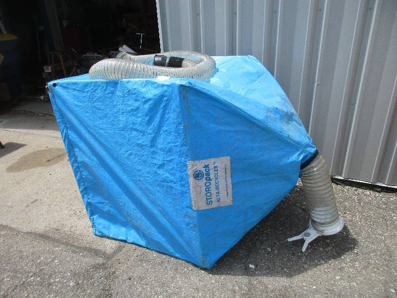 Packing peanut hopper
