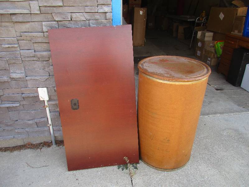 Desktop and barrel