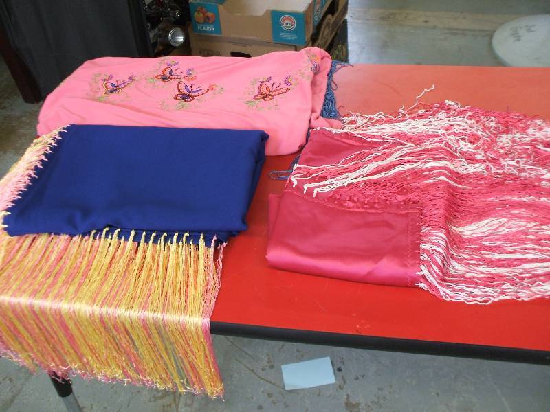 DECORATIVE SHAWLS