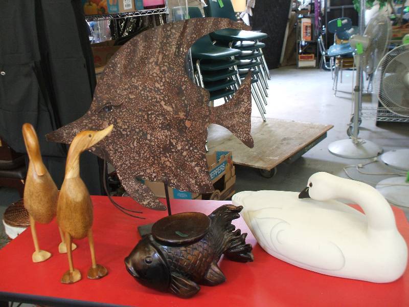 FISH AND WATERFOWL THEMED DECOR