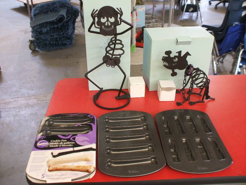 HALLOWEEN BAKING PANS AND CANDLE HOLDERS