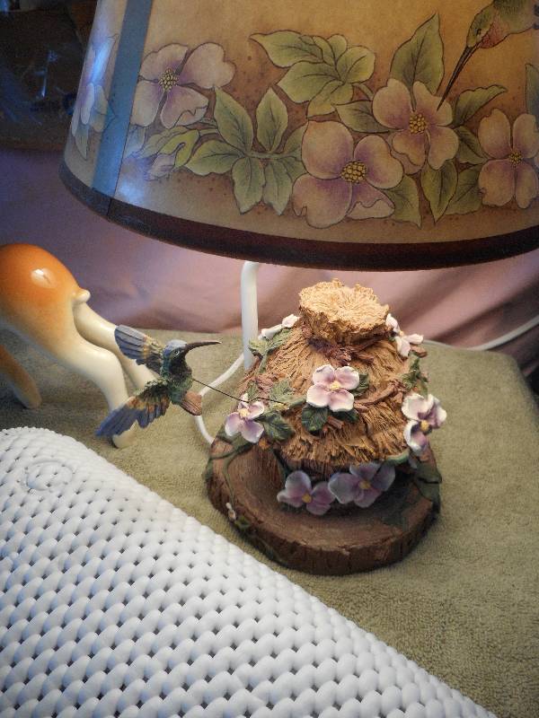 Vintage Humming Bird Lamp, Rudolph Deer 1950s & 3 Bath Mats