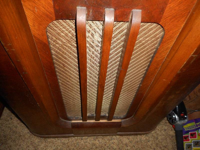 Antique Philco Tube Floor Radio