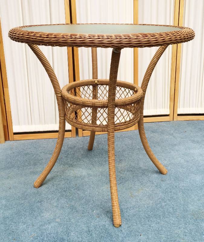 lot 29 image: Outdoor All Weather Faux Bamboo Rattan Wicker Round Patio Table With Frosted Glass Top - Excellent Condition