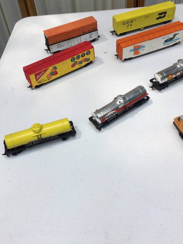 lot 79 image: Vintage Collectible Large Railroad Train Set - Loads Of Extras  Great Condition  See Pictures