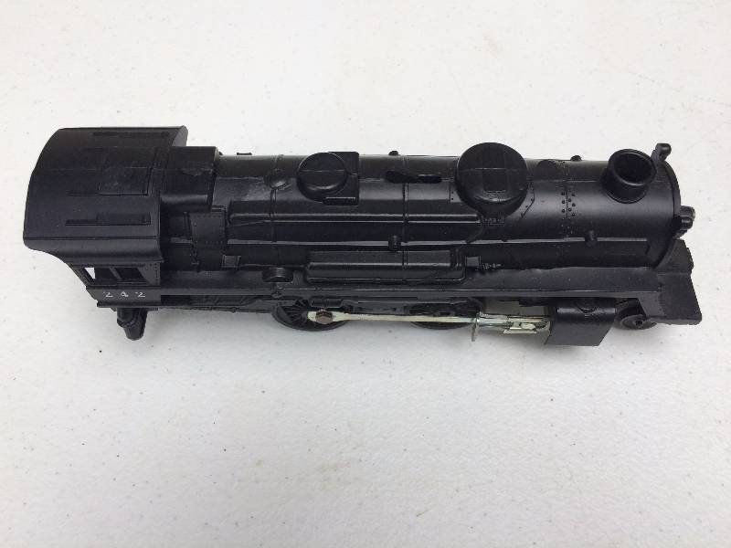 lot 77 image: Vintage Collectible Lionel Train Engine Excellent Condition