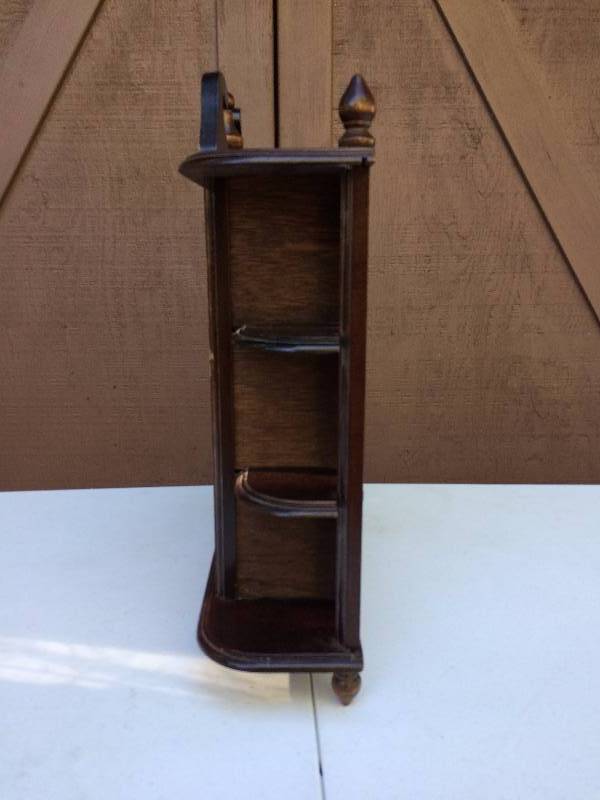 lot 47 image: Vintage Collectible Wood Curio Cabinet with Glass Door Wall Mount or Table Top 18 Inches For Collectibles, Miniatures Or Antique Shop Retail Displays - Very Nice Condition - Very Minor Wear