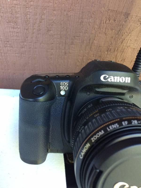 lot 59 image: Wow Canon EOS 10D DLSR Digital Camera With 28-105 mm Lens & Nikon Speedlight SB-25 Flash Excellent Working Condition