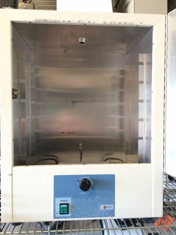 lot 23 image: Thermo Scientific Precision 3511 Mechanical Convection Laboratory Incubator - Missing Shelves - Works Great