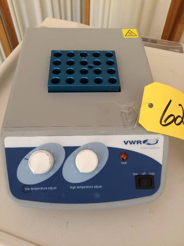 lot 43 image: VWR 12621-104 Analog Heatblock Dry Block Heater 949310 - Excellent Condition
