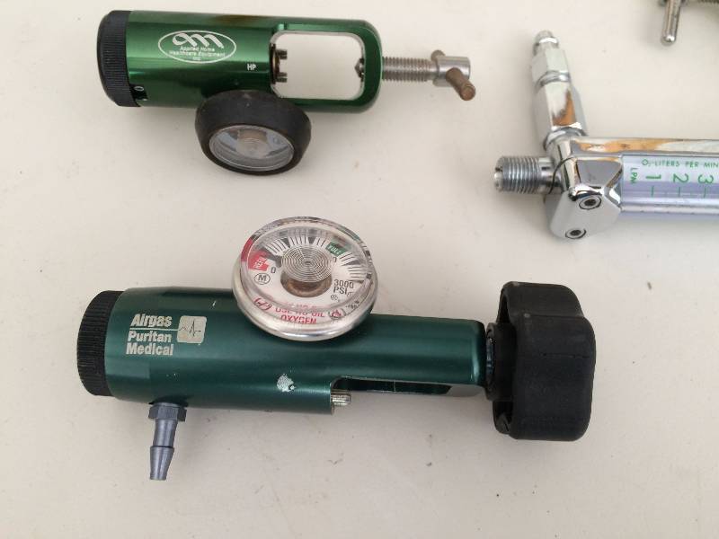 lot 46 image: Lot of 5 Oxygen Regulators Flotec - Victor Medical - Model MR-50 - Airgas Puritan - Medica Oxygen Regulator and Gauge - Oxygen TANK Aluminum Brass Internals