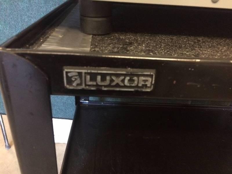lot 76 image: Luxor High Strength Three Flat Shelf Heavy Duty Structural Cart 3 Shelf Rolling Utility Cart - Super Condition