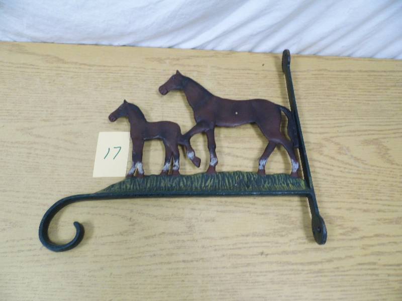 lot 17 image: Cast Iron Horse Hanger
