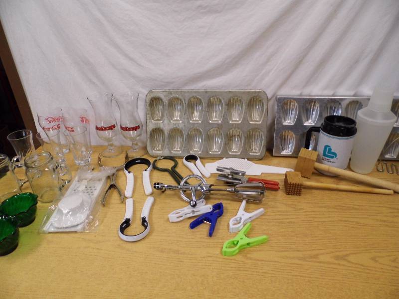 lot 23 image: Madeleine Pans - Kitchen Items - Coke Glasses