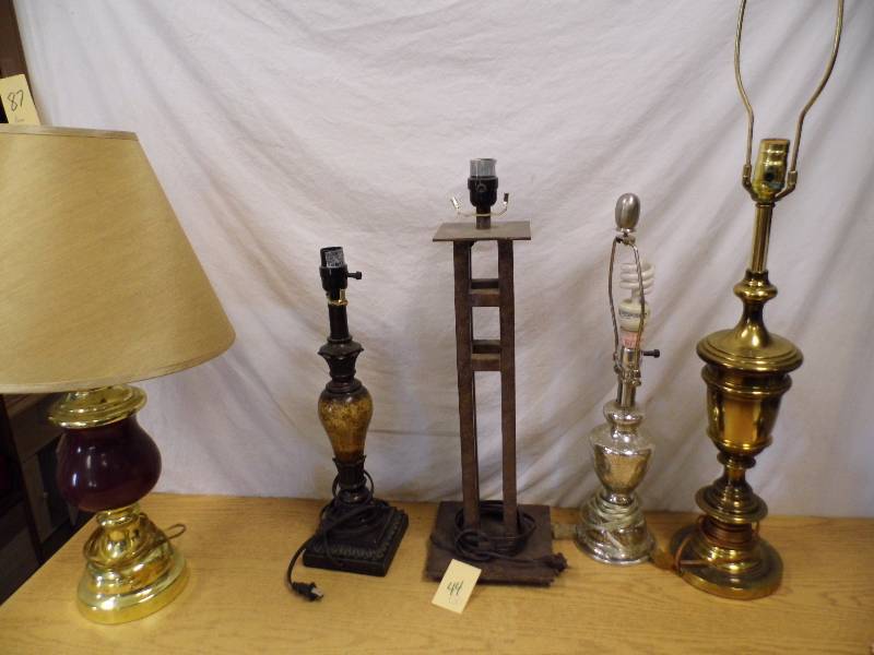 lot 44 image: Lot of 5 Lamps