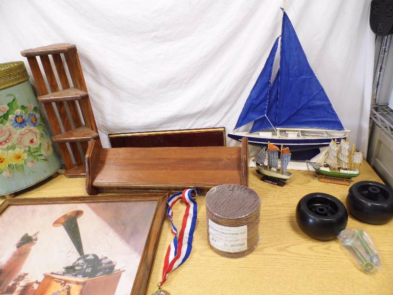 lot 48 image: Ships - Shelves