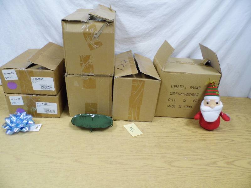 lot 59 image: 2 Cases of Bows - 3 Cases Candle Holders